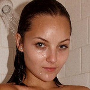Free Videos and Galleries with Hanna Nasochi